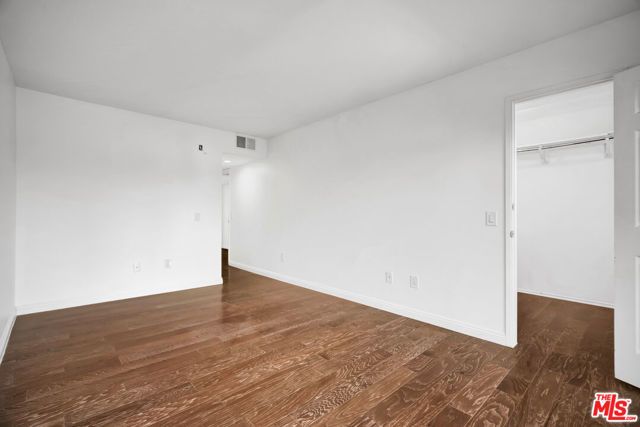 17824 Killion Street G, Encino (los Angeles), CA 91316