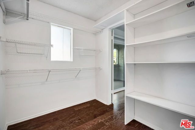 17824 Killion Street G, Encino (los Angeles), CA 91316