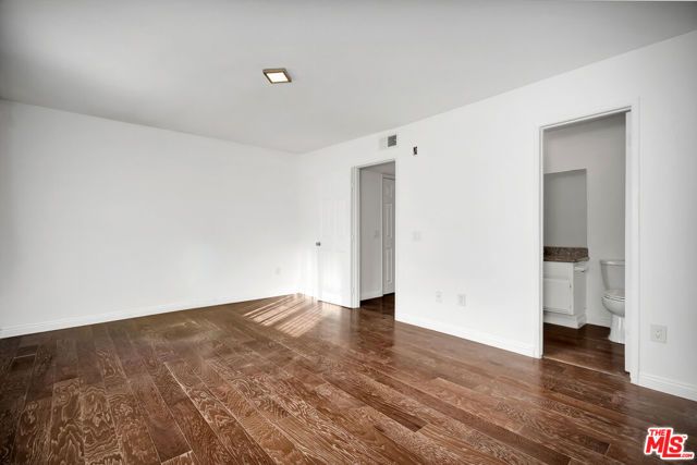 17824 Killion Street G, Encino (los Angeles), CA 91316