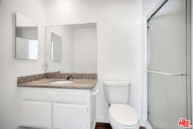 17824 Killion Street G, Encino (los Angeles), CA 91316