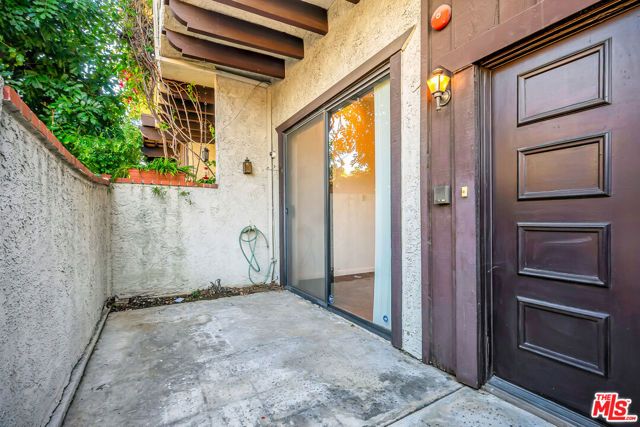 17824 Killion Street G, Encino (los Angeles), CA 91316