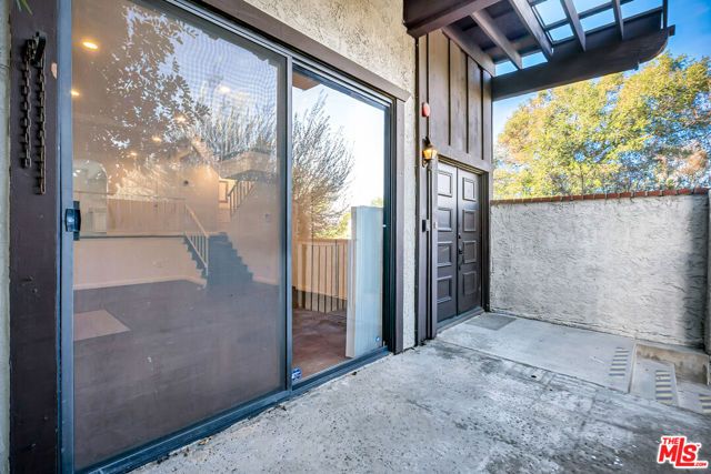 17824 Killion Street G, Encino (los Angeles), CA 91316