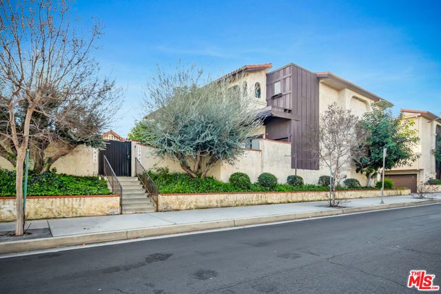 17824 Killion Street G, Encino (los Angeles), CA 91316