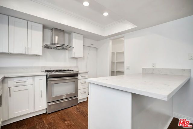 17824 Killion Street G, Encino (los Angeles), CA 91316