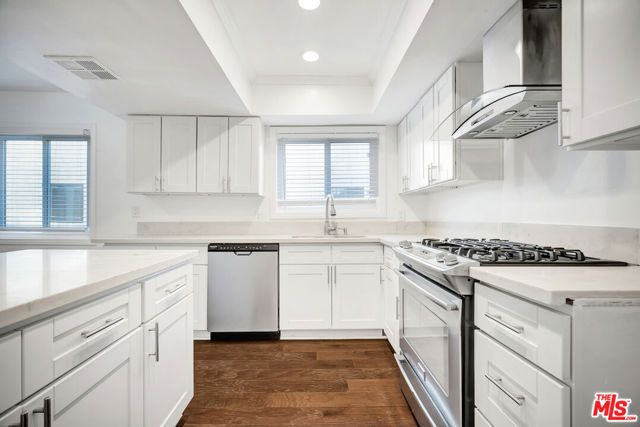 17824 Killion Street G, Encino (los Angeles), CA 91316