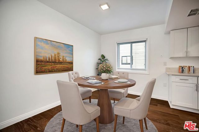 17824 Killion Street G, Encino (los Angeles), CA 91316