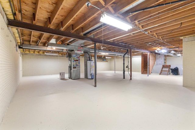 7975 S Wynbrook COURT, Oak Creek, WI 53154