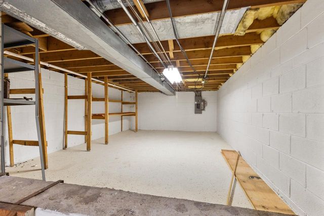 7975 S Wynbrook COURT, Oak Creek, WI 53154