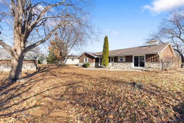 7975 S Wynbrook COURT, Oak Creek, WI 53154