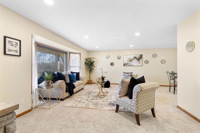 7975 S Wynbrook COURT, Oak Creek, WI 53154