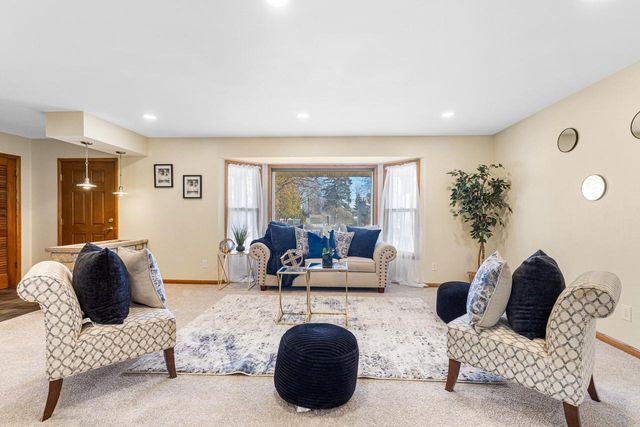 7975 S Wynbrook COURT, Oak Creek, WI 53154