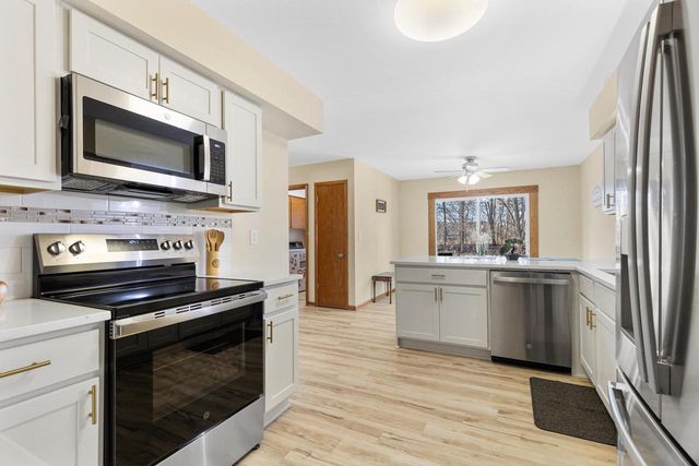 7975 S Wynbrook COURT, Oak Creek, WI 53154