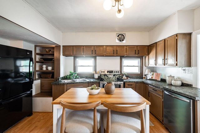 187 S Main STREET, Dousman, WI 53118
