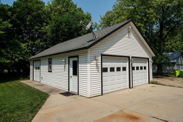 187 S Main STREET, Dousman, WI 53118