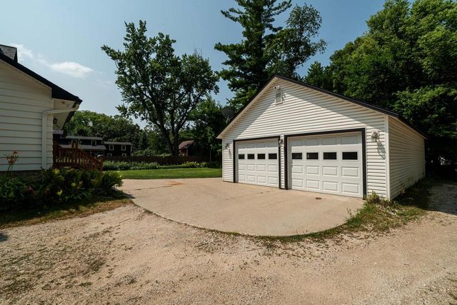 187 S Main STREET, Dousman, WI 53118