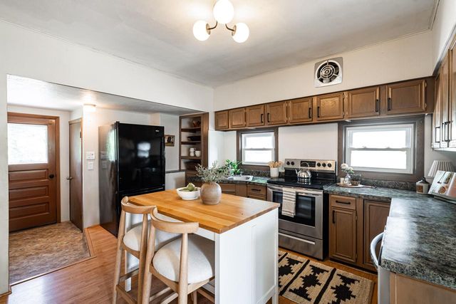 187 S Main STREET, Dousman, WI 53118