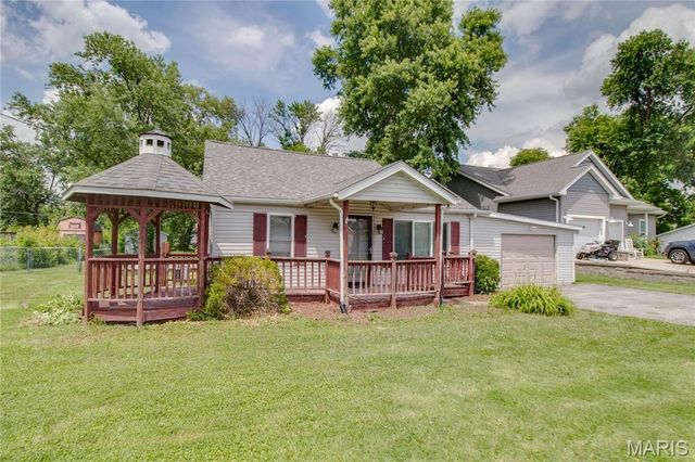 137 Dorothy Street, Moro, IL 62067