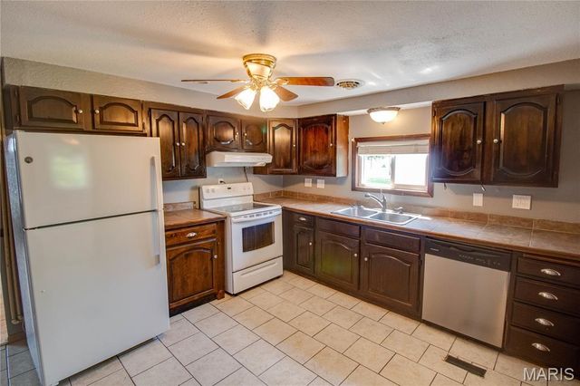 137 Dorothy Street, Moro, IL 62067