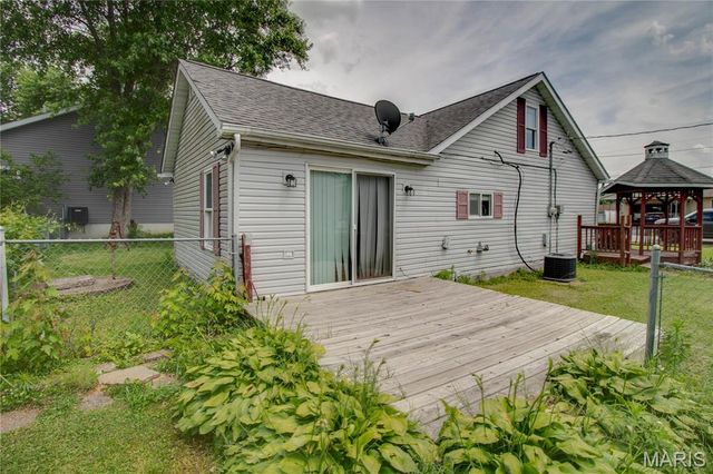 137 Dorothy Street, Moro, IL 62067