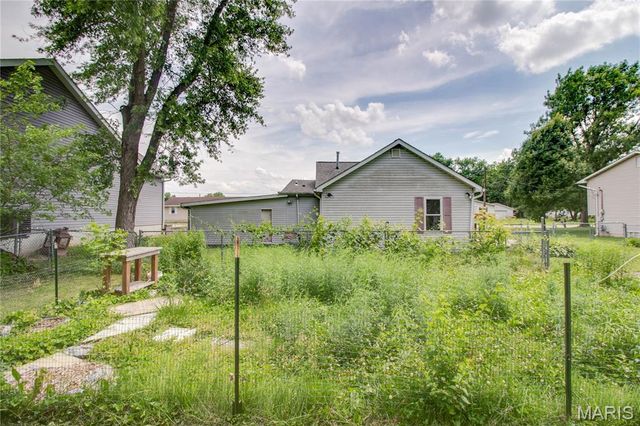 137 Dorothy Street, Moro, IL 62067