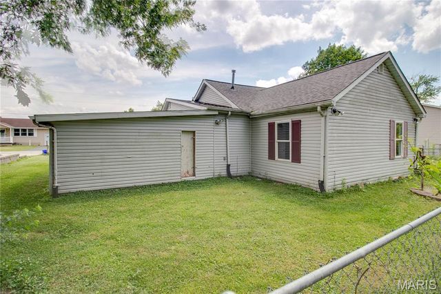137 Dorothy Street, Moro, IL 62067