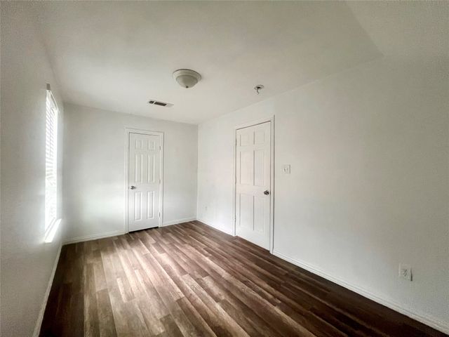 1919 E Ledbetter Drive, Dallas, TX 75216