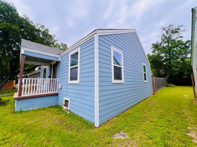 1919 E Ledbetter Drive, Dallas, TX 75216