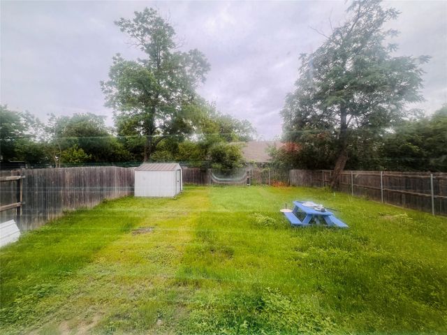 1919 E Ledbetter Drive, Dallas, TX 75216