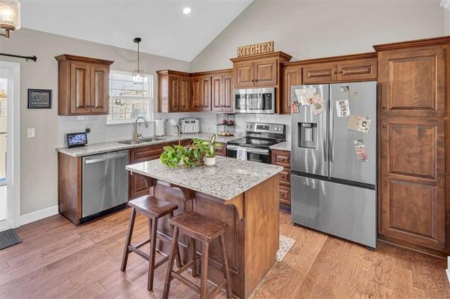 19600 E 11th Terrace N, Independence, MO 64056