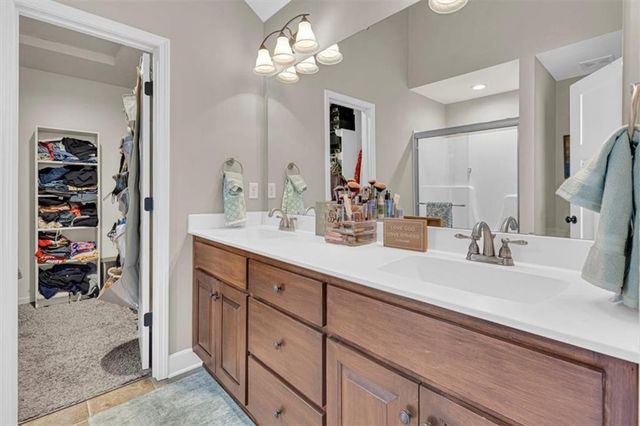 19600 E 11th Terrace N, Independence, MO 64056