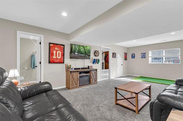 19600 E 11th Terrace N, Independence, MO 64056