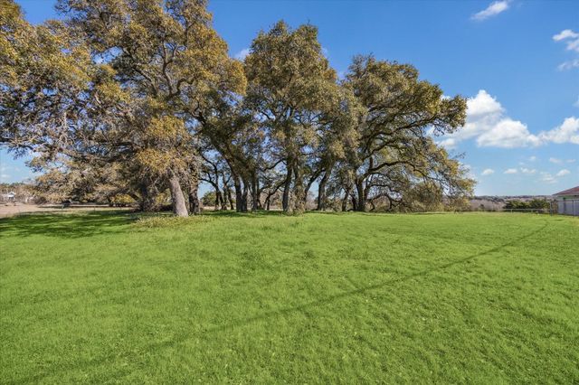 1118 Fm 1697, Burton, TX 77835