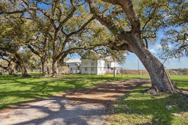 1118 Fm 1697, Burton, TX 77835