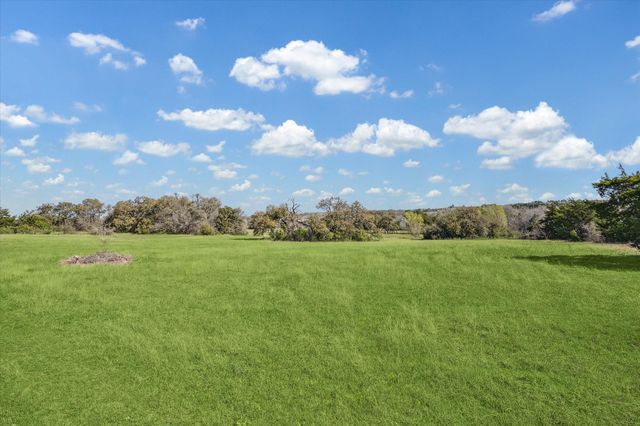 1118 Fm 1697, Burton, TX 77835