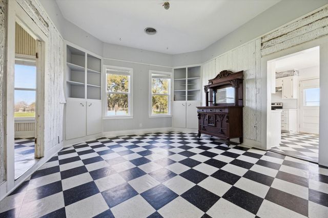 1118 Fm 1697, Burton, TX 77835