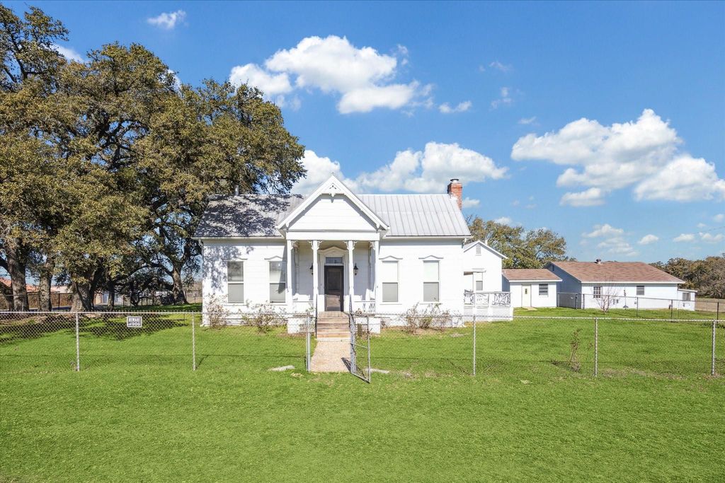 1118 Fm 1697, Burton, TX 77835