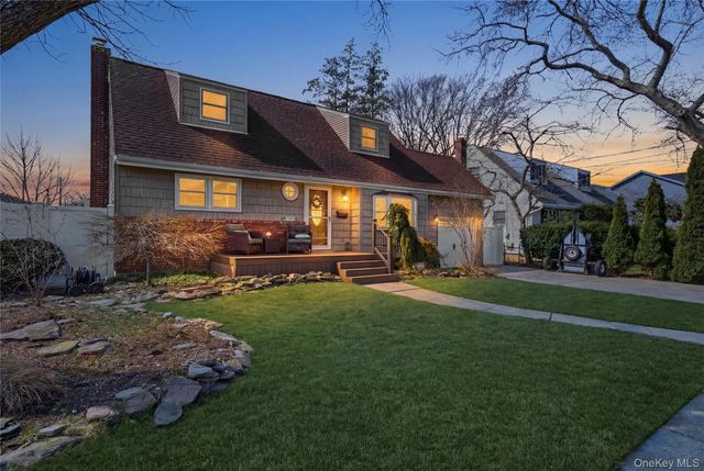 332 1st Avenue, Massapequa Park, NY 11762