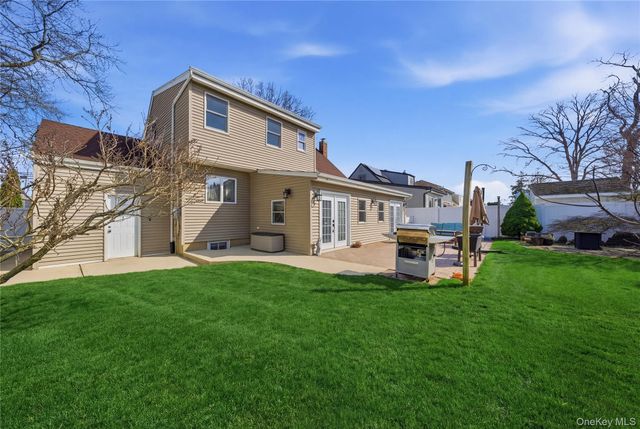 332 1st Avenue, Massapequa Park, NY 11762