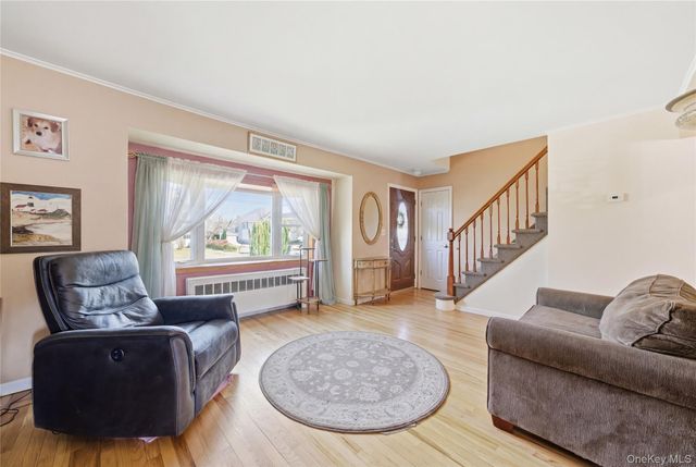 332 1st Avenue, Massapequa Park, NY 11762