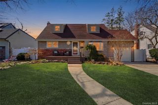 332 1st Avenue, Massapequa Park, NY 11762