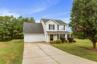 102 Lochenshire Place, Belton, SC 29627