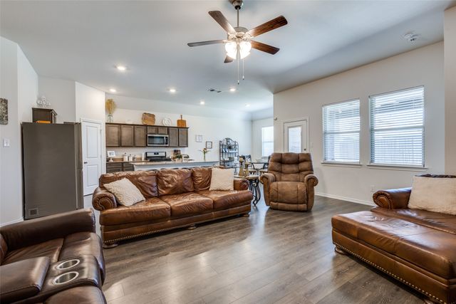 900 Honey Maple Street, Princeton, TX 75407