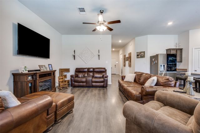 900 Honey Maple Street, Princeton, TX 75407