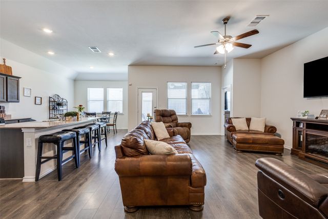 900 Honey Maple Street, Princeton, TX 75407