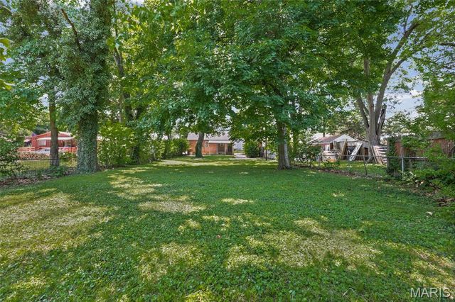 580 S New Florissant Road, Florissant, MO 63031