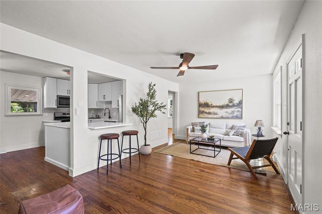 580 S New Florissant Road, Florissant, MO 63031