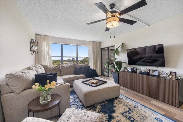 2314 S Cypress Bend Dr 713, Pompano Beach, FL 33069