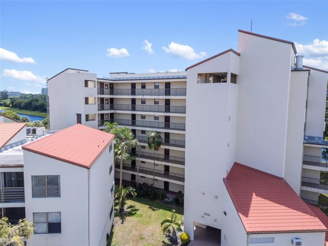2314 S Cypress Bend Dr 713, Pompano Beach, FL 33069