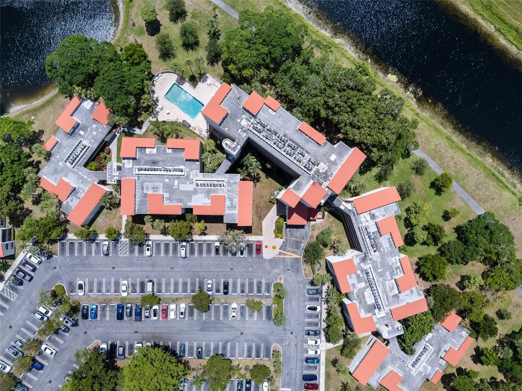 2314 S Cypress Bend Dr 713, Pompano Beach, FL 33069