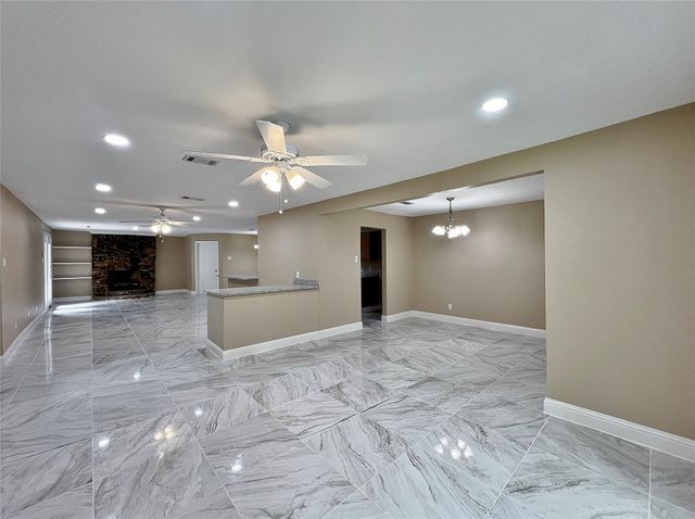 1914 W Northgate Drive, Irving, TX 75062